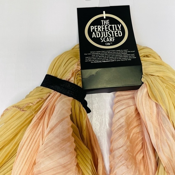 DAVID AND YOUNG - Perfectly Adjusted Scarf - NWT - Picture 5 of 6